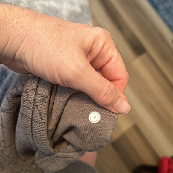 Lululemon Warm Down Jogger 7/8th Length, Size 6 - Picture 9 of 9